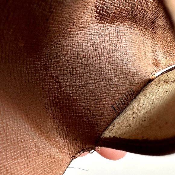 Custom Painted Authentic Louis Vuitton Keyholder - Courage the Cowardly Dog - Picture 12 of 13